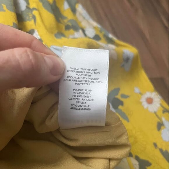 Aritzia Sunday Best yellow floral crop top size Small - Picture 3 of 6